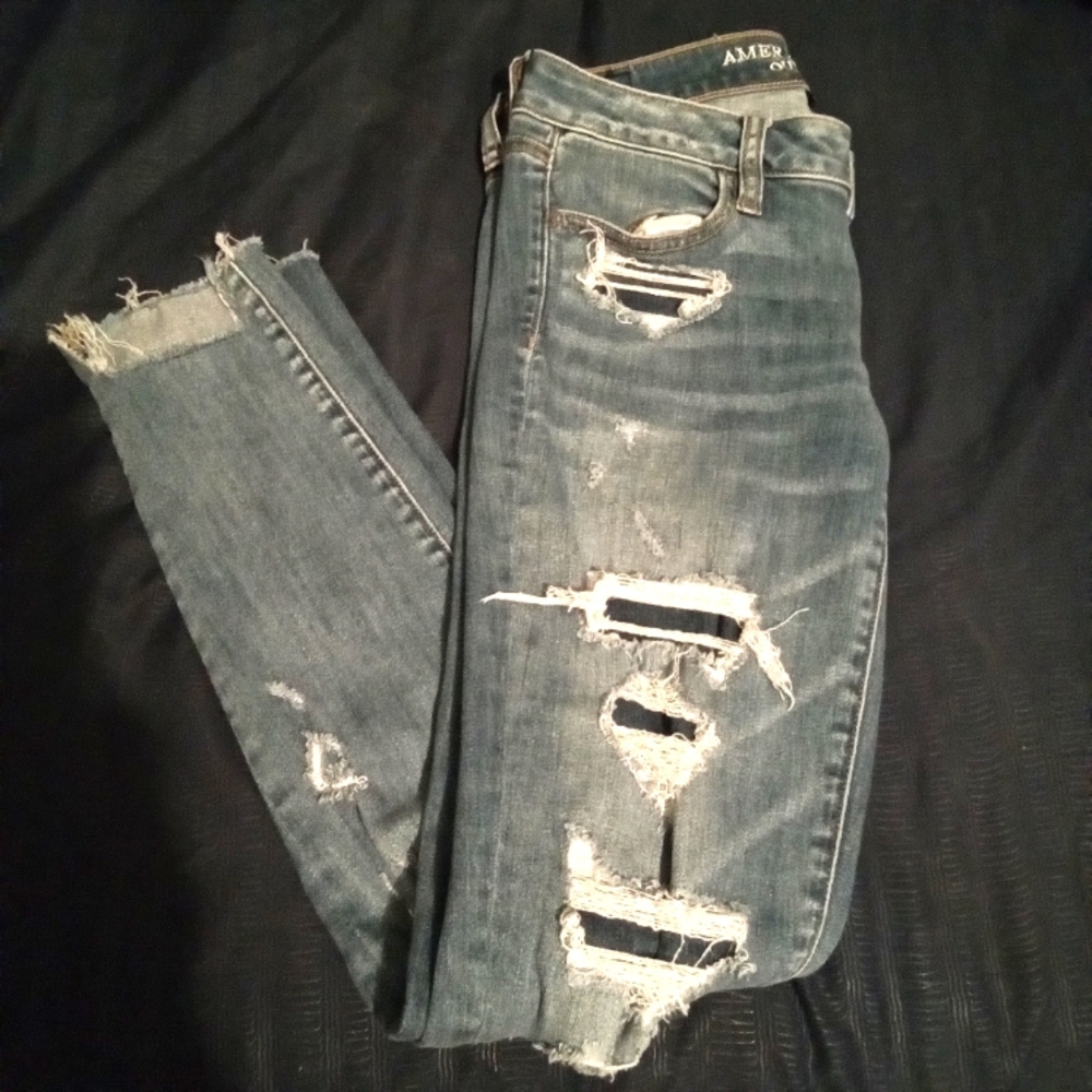 American eagle skinny distressed size 4 jeans
